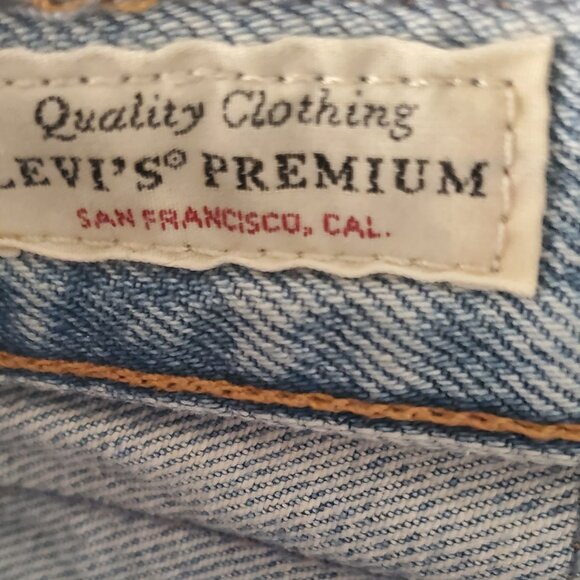 Levi's Premium 501 Button Fly Distressed Shorts Women's Size 30 - Picture 5 of 10